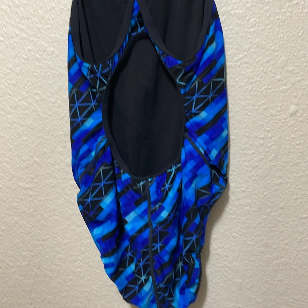TYR Women's Black And Blue One Piece Swimsuit. Good Condition. Size 36. - Picture 8 of 11